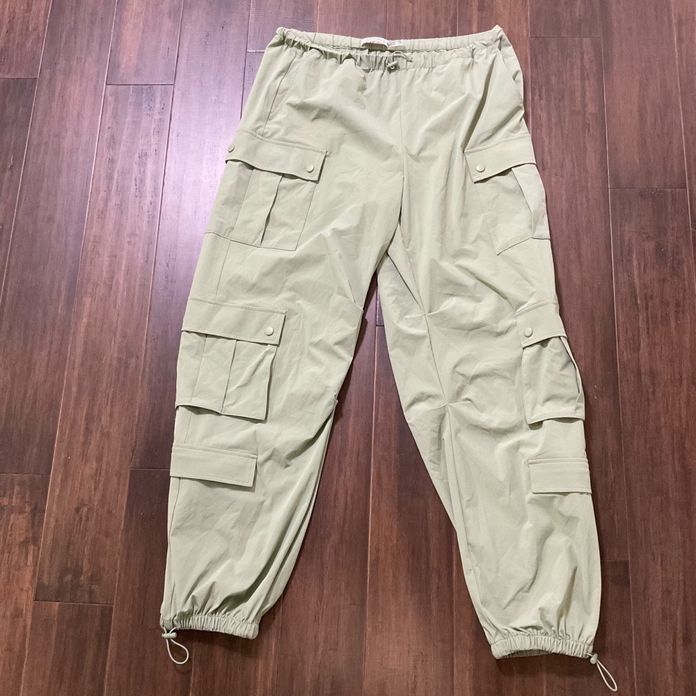 Alice + Olivia Pants Womens 10 Green Shara Parachute Cargo Sage Nylon Gorpcore